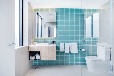 Mantra Southport Sharks - Tourism Cairns 11