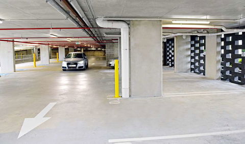 Mantra Southport Sharks - Tourism Cairns 16