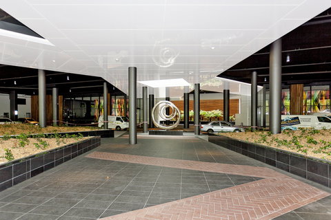 Astra Canberra Manhattan - Tourism Cairns 3