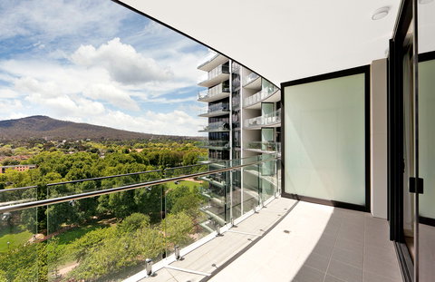 Astra Canberra Manhattan - Tourism Cairns 11