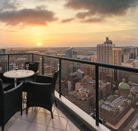 Meriton Suites Pitt Street - Tourism Cairns