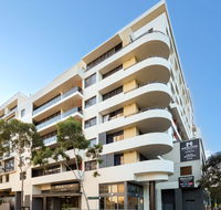 Meriton Suites Waterloo - Tourism Cairns