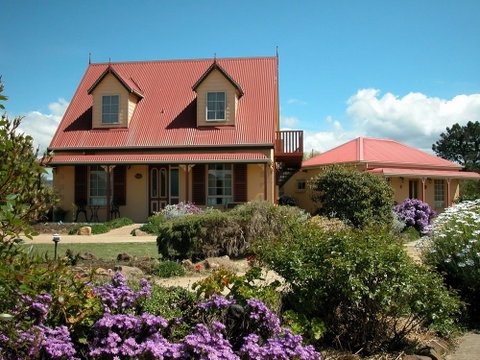 Swansea Cottages - Tourism Cairns 0