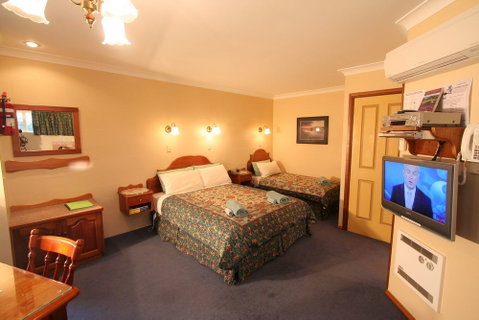 Swansea Cottages - Tourism Cairns 2
