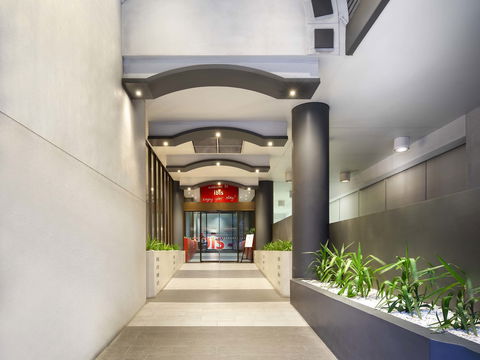 Ibis Hotel - Tourism Cairns 1