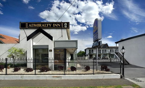 Admiralty Inn - Tourism Cairns 0