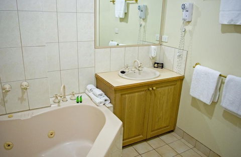 Admiralty Inn - Tourism Cairns 2