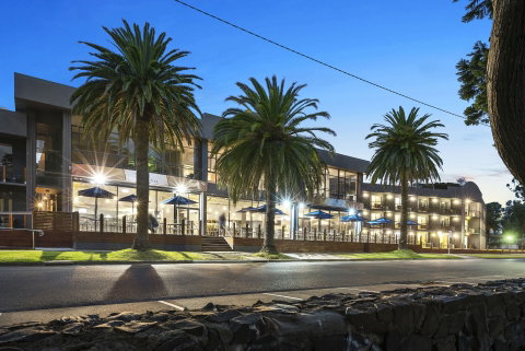 North Pier Hotel Cowes - Tourism Cairns 0