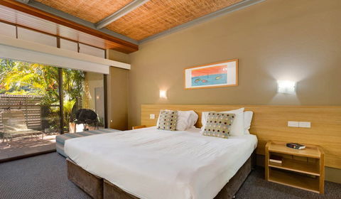 Nautilus Beachfront Villas & Spa - Tourism Cairns 1