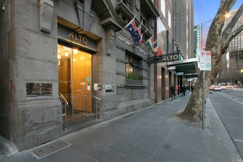 Alto Hotel on Bourke - Tourism Cairns 0