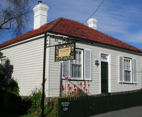 Alice's Cottages - Tourism Cairns 0
