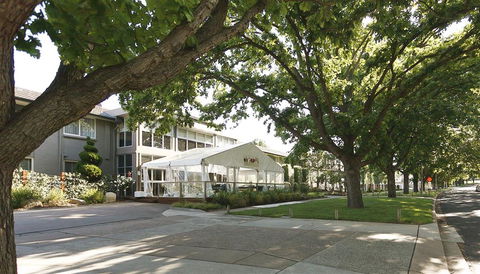 Forrest Hotel & Apartments - Tourism Cairns 0