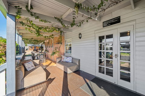 Ambassador On Ruthven Motel - Tourism Cairns 1