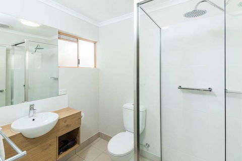 NIghtcap at Balaclava Hotel - Tourism Cairns 0