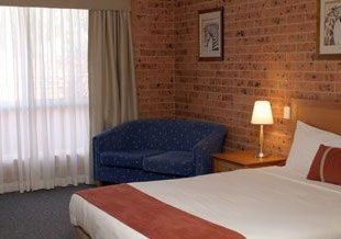 Akuna Motor Inn - Tourism Cairns 0