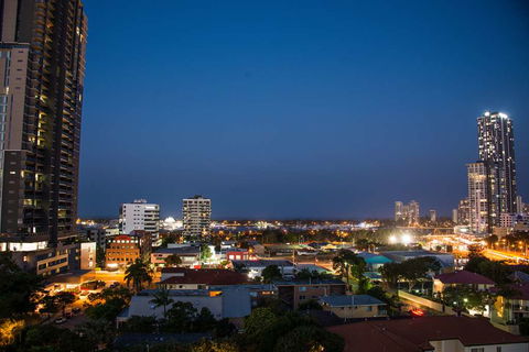 Woodroffe Hotel, Gold Coast - Tourism Cairns 1