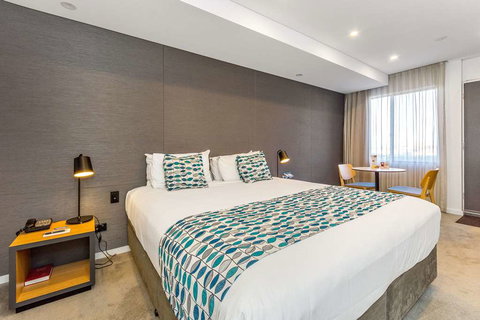 Quality Hotel Lighthouse - Tourism Cairns 6