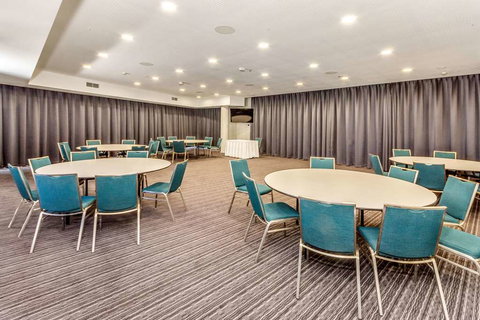 Quality Hotel Lighthouse - Tourism Cairns 12