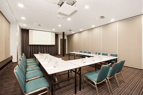 Quality Hotel Lighthouse - Tourism Cairns 13