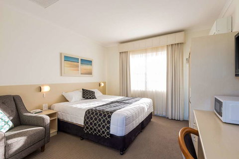 Comfort Inn All Seasons - Tourism Cairns 8