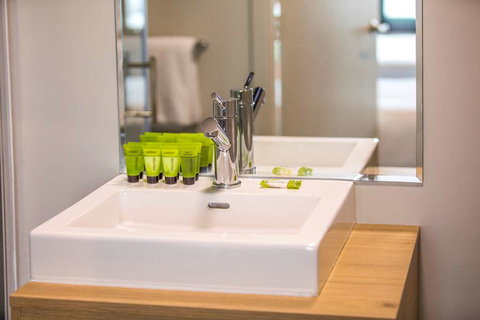 Nightcap at Chester Hill Hotel - Tourism Cairns 1