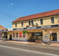 Nightcap at Regents Park Hotel - Tourism Cairns