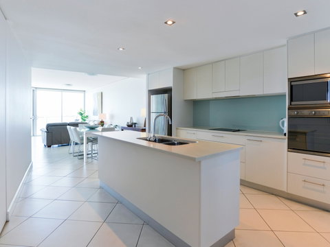 Grand Mercure Apartments Bargara - Tourism Cairns 4