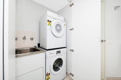 Astra Apartments The Griffin - Tourism Cairns 13