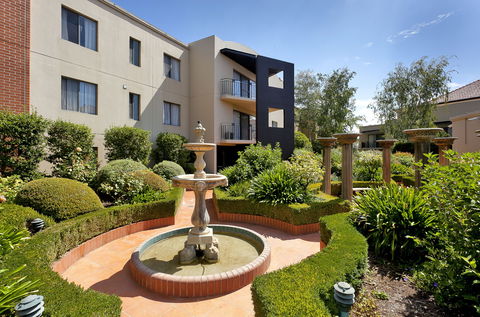 Astra Apartments The Griffin - Tourism Cairns 0