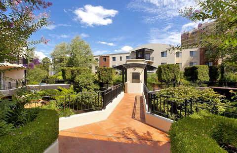 Astra Apartments The Griffin - Tourism Cairns 1