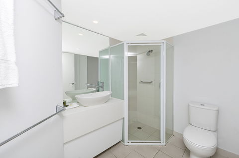 Astra Apartments The Griffin - Tourism Cairns 5