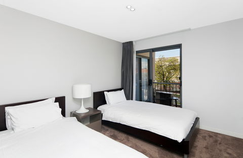 Astra Apartments The Griffin - Tourism Cairns 12