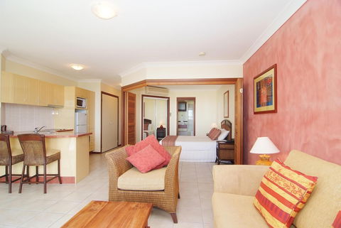 At Waters Edge Resort - Tourism Cairns 2