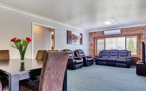 Jackie Howe Motel - Tourism Cairns 1