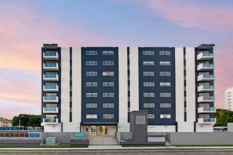 Allure Hotel And Apartments - Tourism Cairns 0