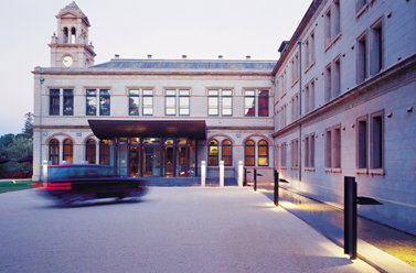 Mansion Hotel & Spa - Tourism Cairns 1