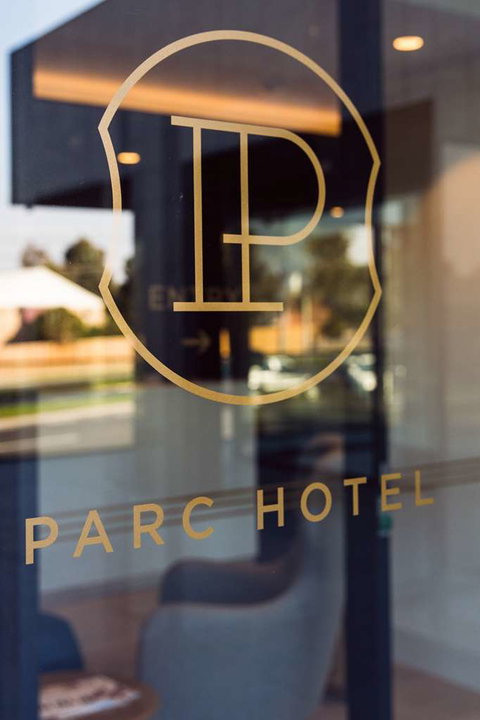 Parc Hotel - Tourism Cairns 0