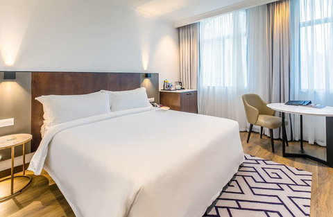 The Grace Hotel - Tourism Cairns 0