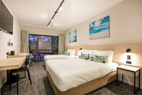 Kawana Waters Hotel By NightCap - Tourism Cairns 2