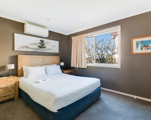 Aqualuna Beach Resort - Tourism Cairns 2