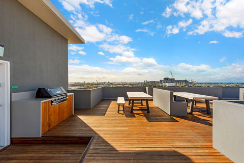 Astra Apartments Newcastle - Tourism Cairns 0