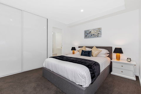 Astra Apartments Newcastle - Tourism Cairns 4