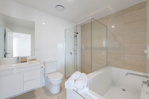 Astra Apartments Newcastle - Tourism Cairns 5