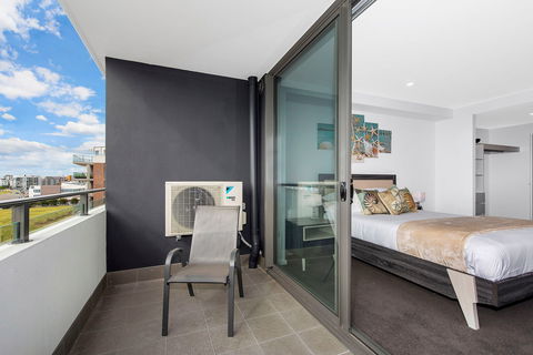 Astra Apartments Newcastle - Tourism Cairns 9