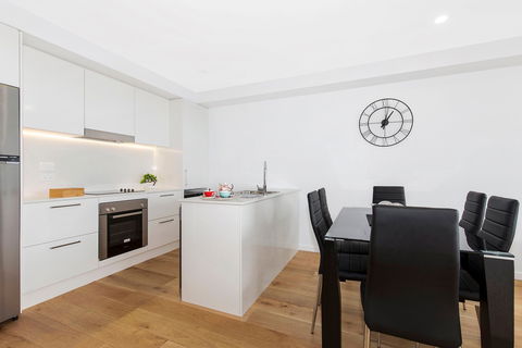 Astra Apartments Newcastle - Tourism Cairns 11