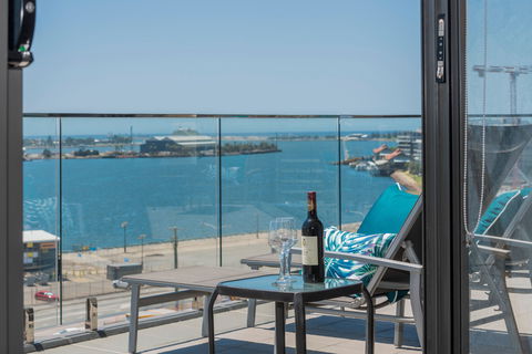 Astra Apartments Newcastle - Tourism Cairns 15