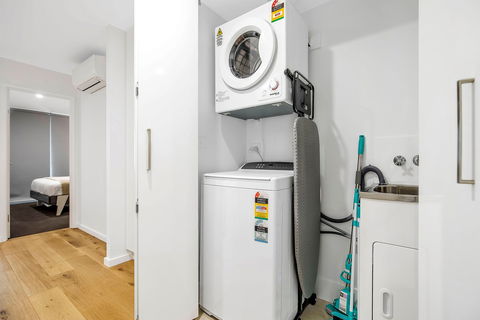Astra Apartments Newcastle - Tourism Cairns 16