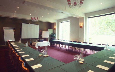 Best Western Plus The Tudor-Box Hill - Tourism Cairns 8