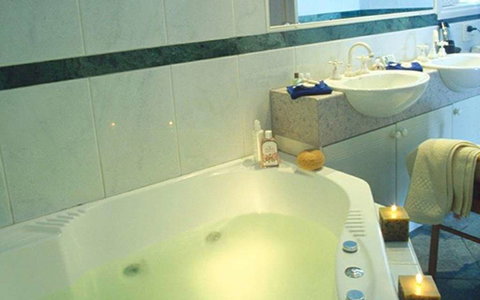 Best Western Plus The Tudor-Box Hill - Tourism Cairns 12