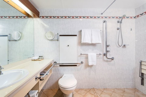 Adelaide Inn - Tourism Cairns 2